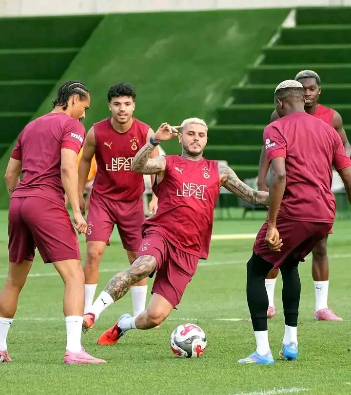 Victor Osimhen resumes training