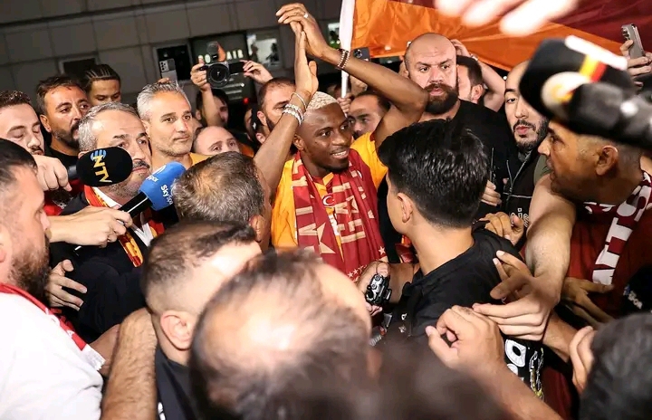Victor Osimhen receives massive welcome in Istanbul ahead of Galatasaray transfer