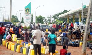 Fuel Prices in Nigeria – filling station queue in Lagos
