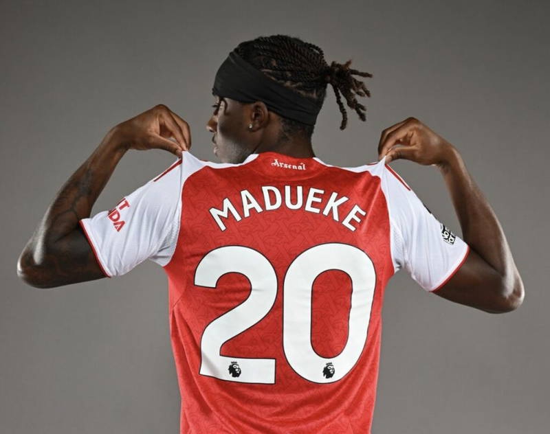 MaduekeNoni-943x1024_1