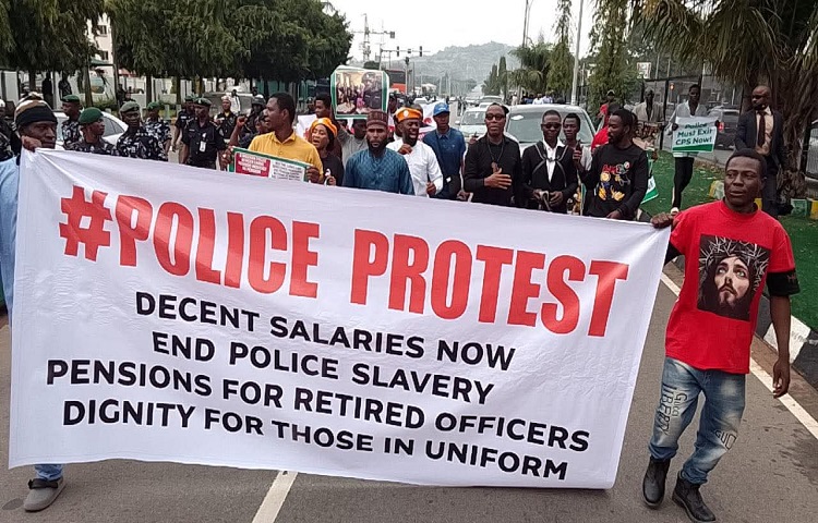 RRetired-Police-Officers-protest-in-Abuja
