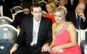 0_Czech-goalkeeper-Petr-Cech-of-Chelsea-Lo