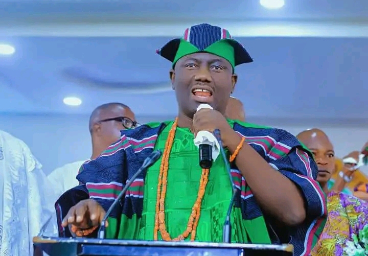 Alaafin of Oyo urges religious leaders to promote peace, national unity