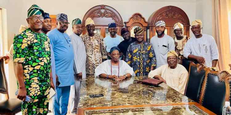 Ibadan LG chairmen pay homage to Olubadan-designate Oba Ladoja, pledge total support