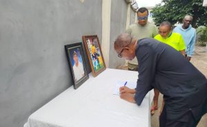 Peter Obi visits late goalkeeper Peter Rufai’s family, laments neglect of sporting icons