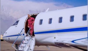 APC slams Gov Adeleke over ‘unannounced’ foreign trip, govt fires back